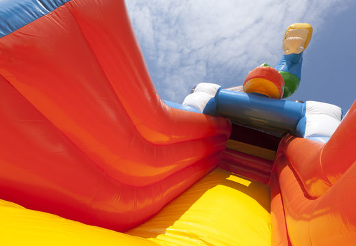 Strand thema multifunctionele opblaasbare glijbaan met een plonsbad, indrukwekkend 3D object, frisse kleuren en de 3D obstakels bestellen voor kids. Koop opblaasbare glijbanen nu online bij JB Inflatables Nederland