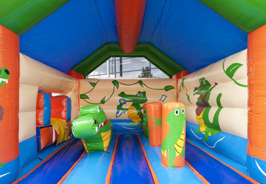 Overdekt multifun springkasteel met glijbaan in thema krokodil met 3D object aan de bovenkant bestellen voor kids. Koop springkastelen online bij JB Inflatables Nederland