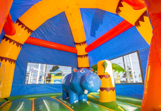 Opblaasbaar overdekt multifun super springkasteel met glijbaan bestellen in nijlpaard thema voor kinderen. Koop springkastelen online bij JB Inflatables Nederland