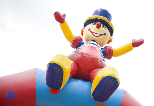 Koop voor kinderen een opblaasbaar multifun springkasteel met dak in clown thema met bovenop een opvallend 3D object bij JB Inflatables Nederland. Bestel springkastelen online bij JB Inflatables Nederland