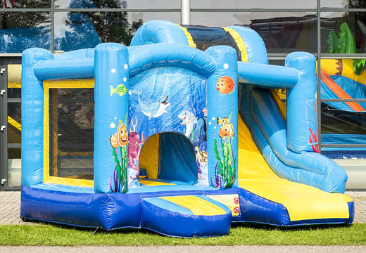 Jumpy Happy Ocean springkasteel met een glijbaan bestellen voor kinderen. Koop opblaasbare springkastelen online bij JB Inflatables Nederland