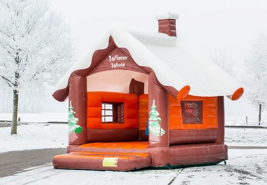 Skihut winterworld luchtkussen met een 3D schoorsteen aan de bovenkant voor kinderen. Koop luchtkussens online bij JB Inflatables Nederland