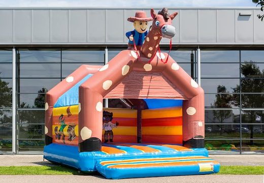 Cowboy super springkasteel overdekt kopen met vrolijke animaties voor kinderen. Koop springkastelen online bij JB Inflatables Nederland
