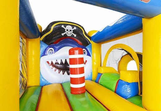 compact opblaasbaar springkasteel in piraten thema te koop voor kinderen