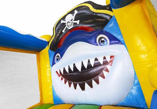 compact opblaasbaar springkasteel in piraten thema kopen voor kinderen