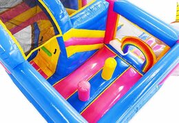 opblaasbaar springkasteel in unicorn thema voor kinderen met glijbaan en objecten erin bestellen