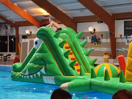 Zwembad molenduin met waterstrombaan van JB inflatables