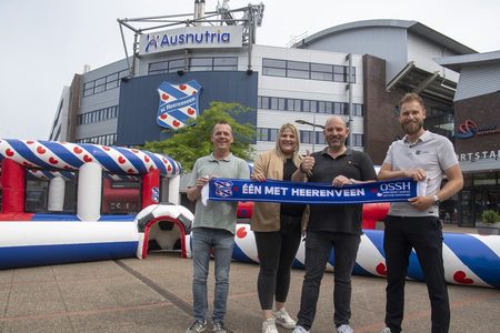 JB Inflatables en SC Heerenveen maken promotie artikelen in huisstijl