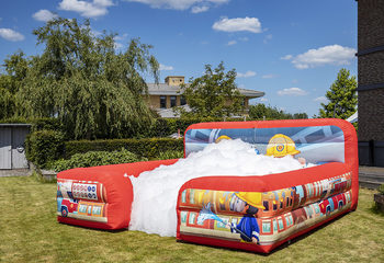 Inflatable bubble park met schuim in brandweer thema bestellen voor kinderen