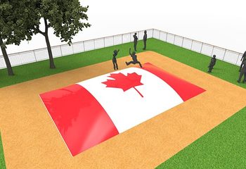 Inflatable springberg in vlag van Canada thema kopen voor kinderen. Bestel opblaasbare airmountain nu online bij JB Inflatables Nederland