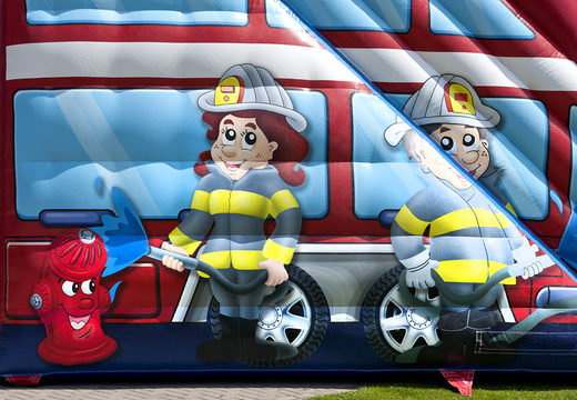 Haal uw extra brede Brandweer World glijbaan met 3D-obstakels voor kids. Koop opblaasbare glijbanen nu online bij JB Inflatables Nederland 