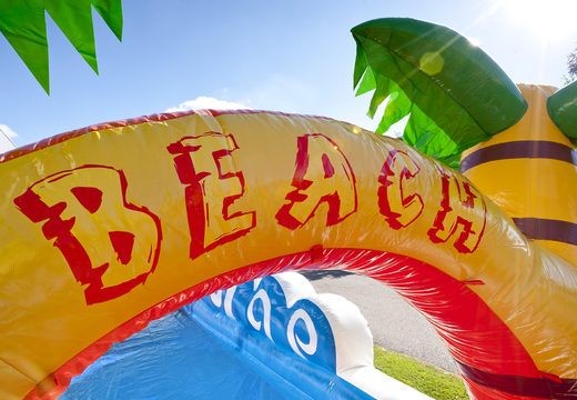 Haal uw opblaasbare 18m lange buikschuifbaan in thema beach online voor kids. Bestel opblaasbare glijbanen nu bij JB Inflatables Nederland
