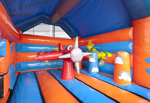 Bestel voor kids een opblaasbaar multifun springkussen met dak in vliegtuig thema met 3D object aan de bovenkant bij JB Inflatables Nederland. Koop springkussens online bij JB Inflatables Nederland
