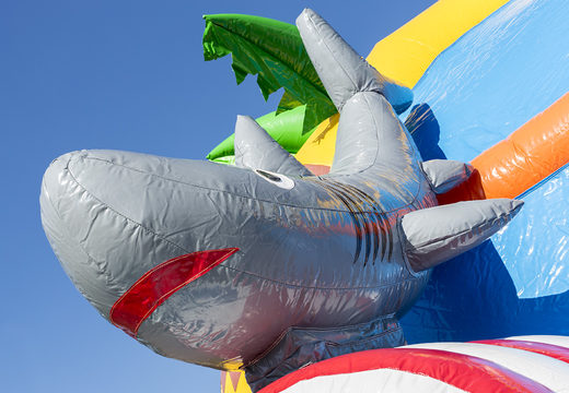 Opblaasbaar overdekt maxifun geel groen springkussen kopen in thema super haai voor kinderen. Bestel springkussens online bij JB Inflatables Nederland