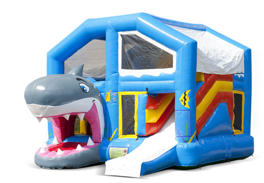 Multiplay shark luchtkussen met een glijbaan, pilaren op het springvlak en opvallende 3D object bestellen voor kinderen. Bestel opblaasbare luchtkussens online bij JB Inflatables Nederland