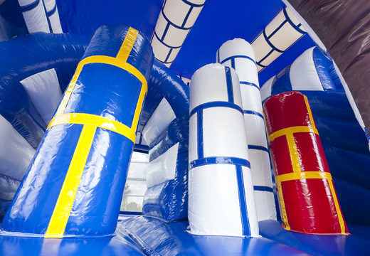 Multiplay springkasteel met slide in thema kasteel bestellen voor kinderen. Koop opblaasbare springkastelen online bij JB Inflatables Nederland
