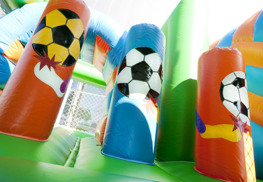 Medium opblaasbare multiplay springkasteel in voetbal thema te kopen voor kinderen. Bestel opblaasbare springkastelen online at JB Inflatables Nederland