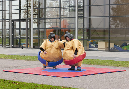 Bestel opblaasbare sumopakken voor volwassenen. Koop springkussens online bij JB Inflatables Nederland