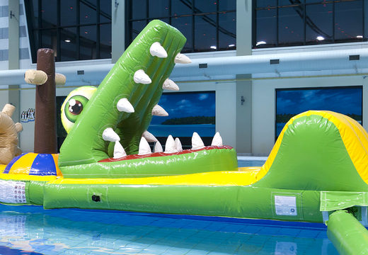 Koop een luchtdichte opblaasbare stormbaan in krokodil thema met leuke 3D-objecten voor zowel jong als oud. Bestel opblaasbare waterattracties nu online bij JB Inflatables Nederland 
