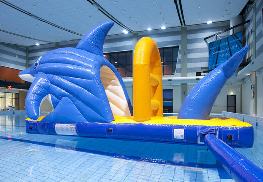 Haal luchtdichte opblaasbare zwembad glijbaan in thema dolfijn voor zowel jong als oud. Bestel opblaasbare zwembadspelen nu online bij JB Inflatables Nederland 