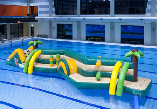 Koop een dubbele opblaasbare Zig Zag zwembadstormbaan in thema jungle voor zowel jong als oud. Bestel opblaasbare waterattracties nu online bij JB Inflatables Nederland
