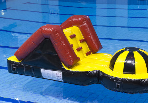Bestel zwembad adventure run met uitdagende obstakel objecten voor zowel jong als oud. Koop opblaasbare waterattracties nu online bij JB Inflatables Nederland
