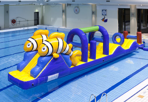 Coole stormbaan avonturen run in thema clownvis met uitdagende obstakel objecten kopen voor zowel jong als oud. Bestel opblaasbare zwembadspelen nu online bij JB Inflatables Nederland 