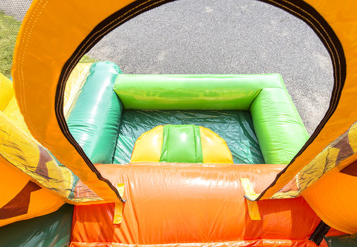 Jumpy Fun Jungle springkasteel met een glijbaan bestellen voor kinderen. Koop opblaasbare springkastelen online bij JB Inflatables Nederland