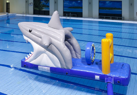 Koop een luchtdichte opblaasbare zwembad glijbaan in haai thema voor zowel jong als oud. Bestel opblaasbare waterattracties nu online bij JB Inflatables Nederland 