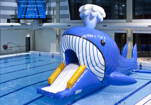 Koop luchtdichte Obstakel Run in thema walvis met uitdagende obstakel objecten voor kinderen. Bestel opblaasbare stormbanen nu online bij JB Inflatables Nederland 