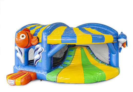 Multiplay seaworld springkasteel met een glijbaan en 3D objecten kopen voor kids. Bestel opblaasbare springkastelen online bij JB Inflatables Nederland