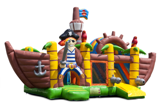 Multiplay piratenschip springkasteel met een glijbaan, leuke objecten op het springvlak en opvallende 3D objecten bestellen voor kids. Koop opblaasbare springkastelen online bij JB Inflatables Nederland
