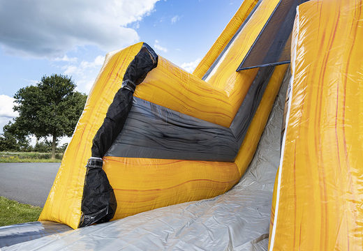 Inflatable Base Jump Pro Slide van 4 en 6 meter hoog voor zowel jong als oud kopen. Bestel opblaasbare attractie nu online bij JB Inflatables Nederland 
