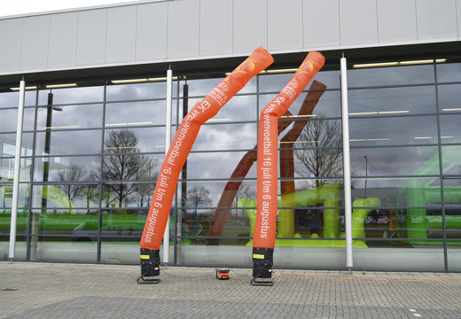 Maatwerk UEFA EK Vrouwenvoetbal skytube opblaasbaar bestellen bij JB Inflatables Nederland. Vraag nu gratis ontwerp aan voor opblaasbare airdancer in eigen huisstijl