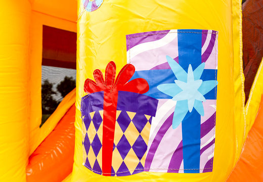 Springkasteel in thema party kopen voor kinderen. Bestel opblaasbare springkastelen online bij JB Inflatables Nederland