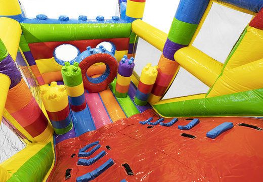 Bestel een mini superblocks 9m opblaasbare stormbaan met 3D-objecten voor kinderen. Koop opblaasbare stormbanen nu online bij JB Inflatables Nederland