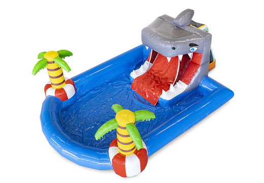 Minipark springkasteel met waterglijbaan en zwembad in thema haai kopen voor kinderen. Bestellen springkastelen online bij JB Inflatables Nederland