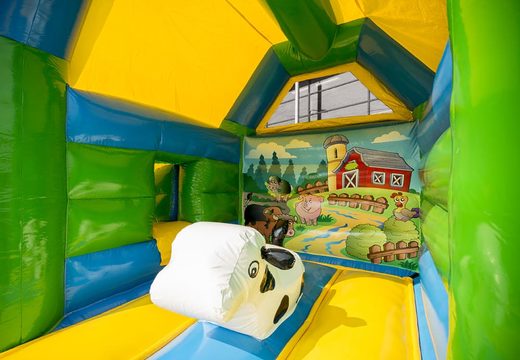 Midi overdekt multifun springkasteel met glijbaan kopen in thema boerderij voor kinderen. Koop springkastelen online bij JB Inflatables Nederland