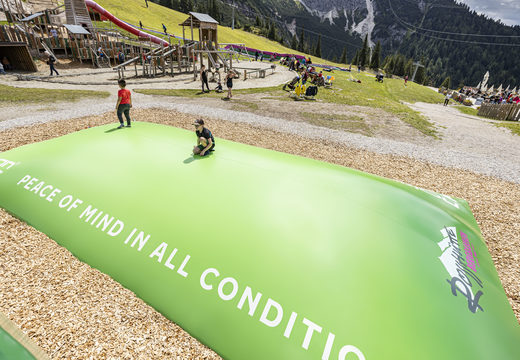 Airmountain in thema Seefeld in uw gegeven maat voor kinderen laten maken. Koop opblaasbare springbergen nu online bij JB Inflatables Nederland