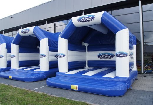 Maatwerk Ford - A-Frame springkastelen bestellen bij JB Inflatables Nederland. Vraag nu gratis ontwerp aan voor opblaasbare springkastelen in eigen huisstijl