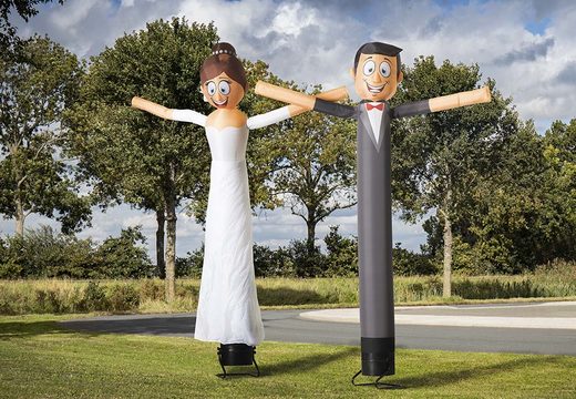 Bestel een opblaasbare 4m skydancer bruidspaar bij JB Inflatables Nederland. Koop inflatable airdancers in standaard kleuren en afmetingen direct online
