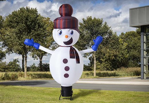 Bestel de 4m hoge opblaasbare skydancer sneeuwpop nu online bij JB Inflatables Nederland. Standaard inflatables skytubes kopen voor elke evenement