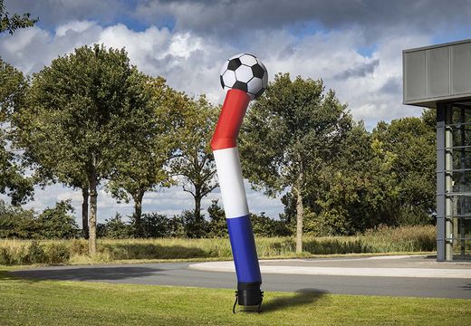 Koop nu online de skydancers met 3d bal van 6m hoog in rood wit blauw bij JB Inflatables Nederland. Bestel deze skydancer direct vanuit onze voorraad