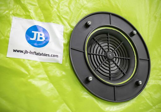 Op maat gemaakte opblaasbare omnicol aircube te koop bij JB Promotions Nederland; specialist in opblaasbare reclame artikelen zoals finishbogen