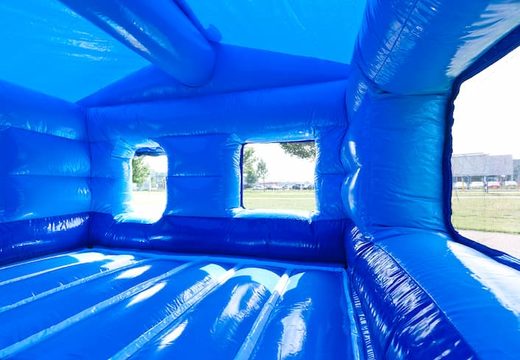 Koop groot opblaasbaar overdekt blauw ballenbak springkasteel in seaworld thema. Bestel springkastelen online bij JB Inflatables Nederland 