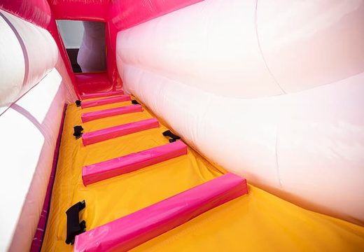 Bounce World Candyland springkasteel  met glijbanen en allerlei obstakels met candyland prints kopen voor kids. Bestel springkastelen online bij JB Inflatables Nederland 
