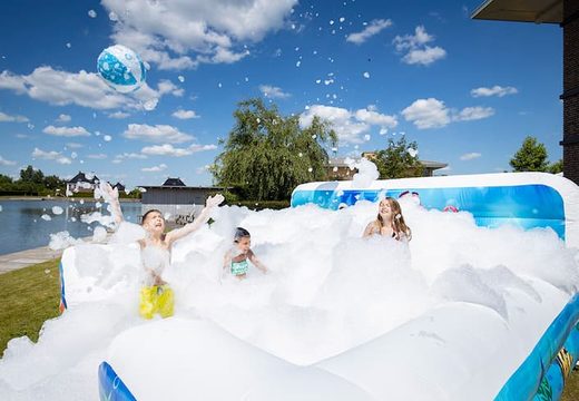 Bestel een bubble park met een schuimkraan in thema seaworld voor kinderen. Koop opblaasbare springkastelen online bij JB Inflatables Nederland