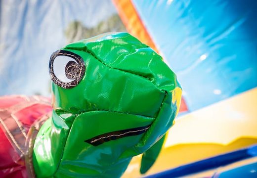 Springkasteel in zee thema met een glijbaan bestellen voor kinderen. Bestel springkastelen online bij JB Inflatables Nederland