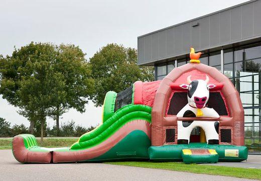 Groot inflatable overdekt multiplay super springkussen met glijbaan kopen in thema boerderij farm voor kinderen