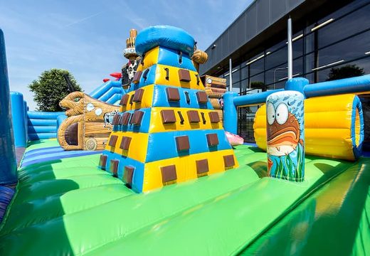 Groot inflatable open speelpark springkussen van 15 meter met glijbaan en spellen kopen in thema sealife world zee voor kinderen